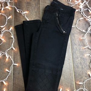 Black zipper jeans